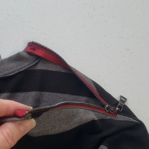 IC by Connie K Blouse Top Women Medium Jersey Knit Gray Black Red Zipper Casual - Picture 5 of 10